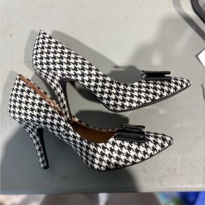 Black & White Houndstooth Pointed Toe Pumps with Bow